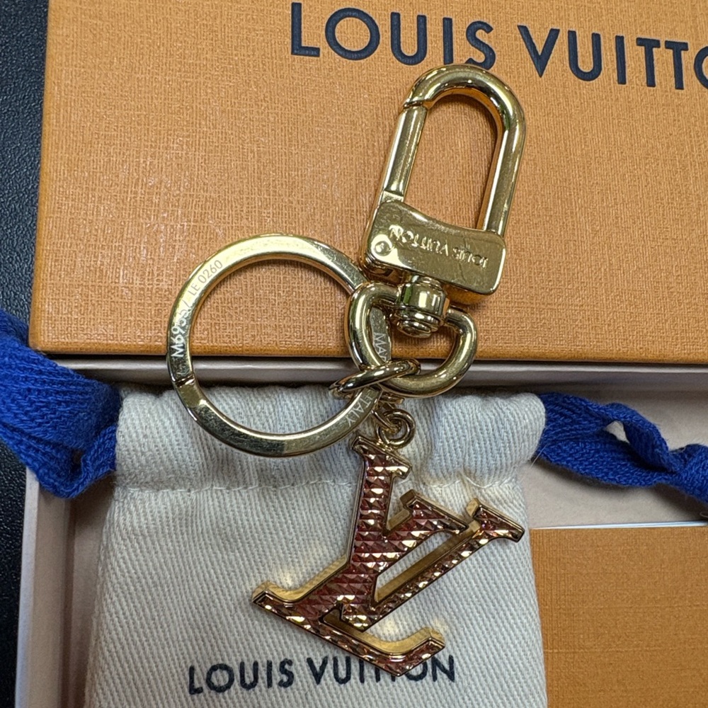 Louis Vuitton 🌼Full inclusion 🌼 Porte-Cles Nanogram Gold Keychain.